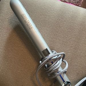 john frieda hair straightener in excellent condition